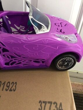 Monster High convertible car